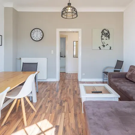 Neustadt-husum 아파트 *